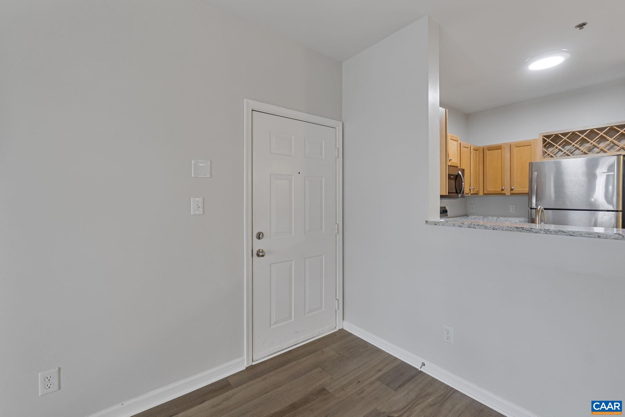 320 RIVERBEND DR Unit: 3C