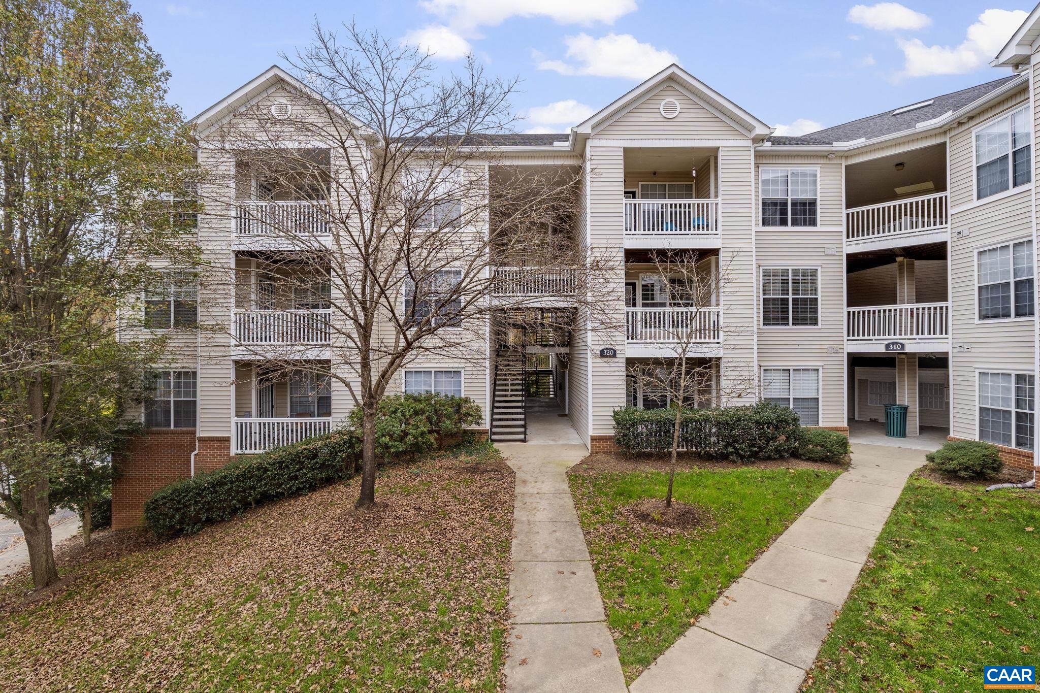 320 RIVERBEND DR Unit: 3C