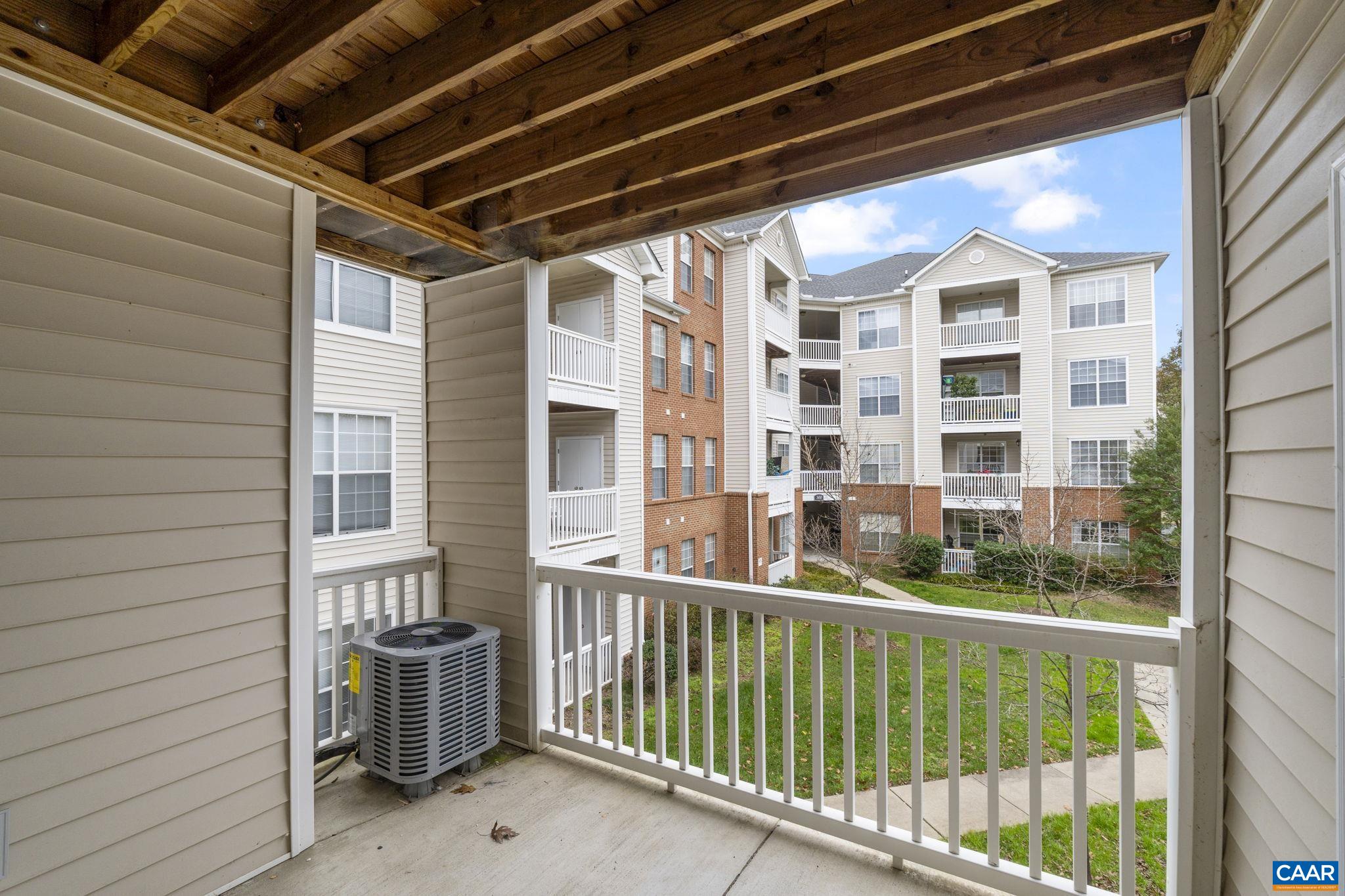 320 RIVERBEND DR Unit: 3C