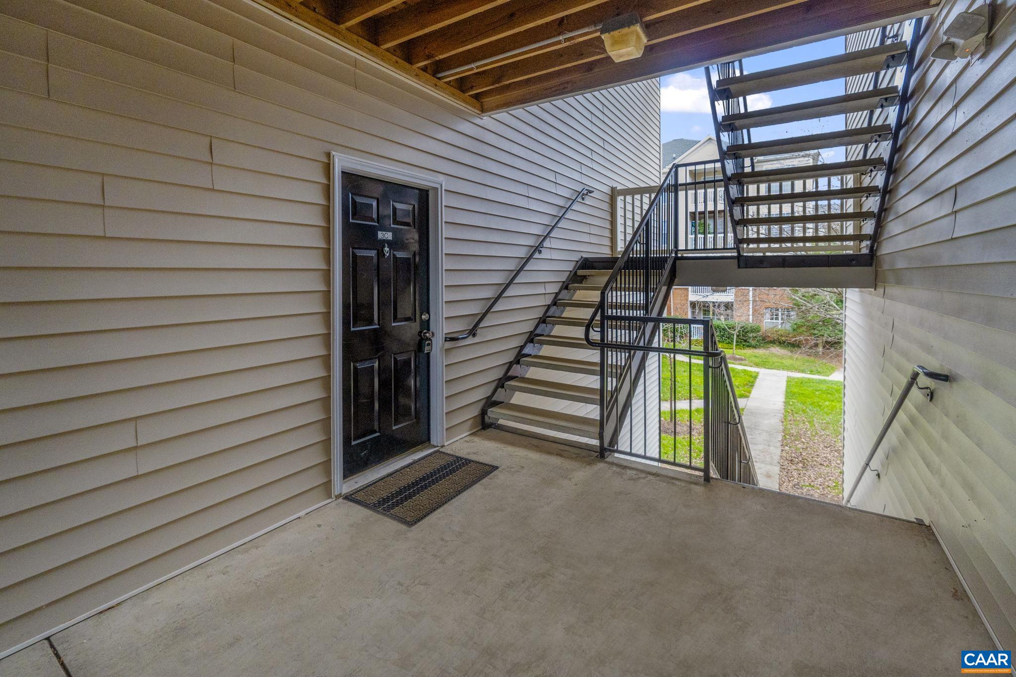 320 RIVERBEND DR Unit: 3C