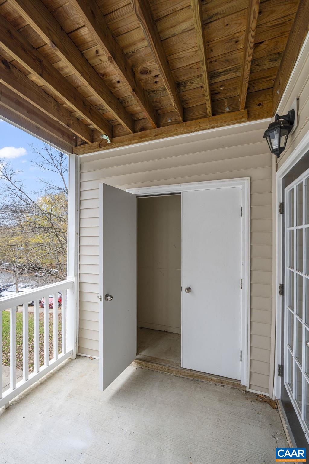 320 RIVERBEND DR Unit: 3C