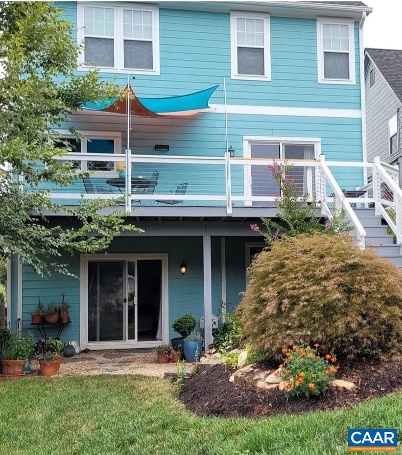 230 HUNTLEY AVE