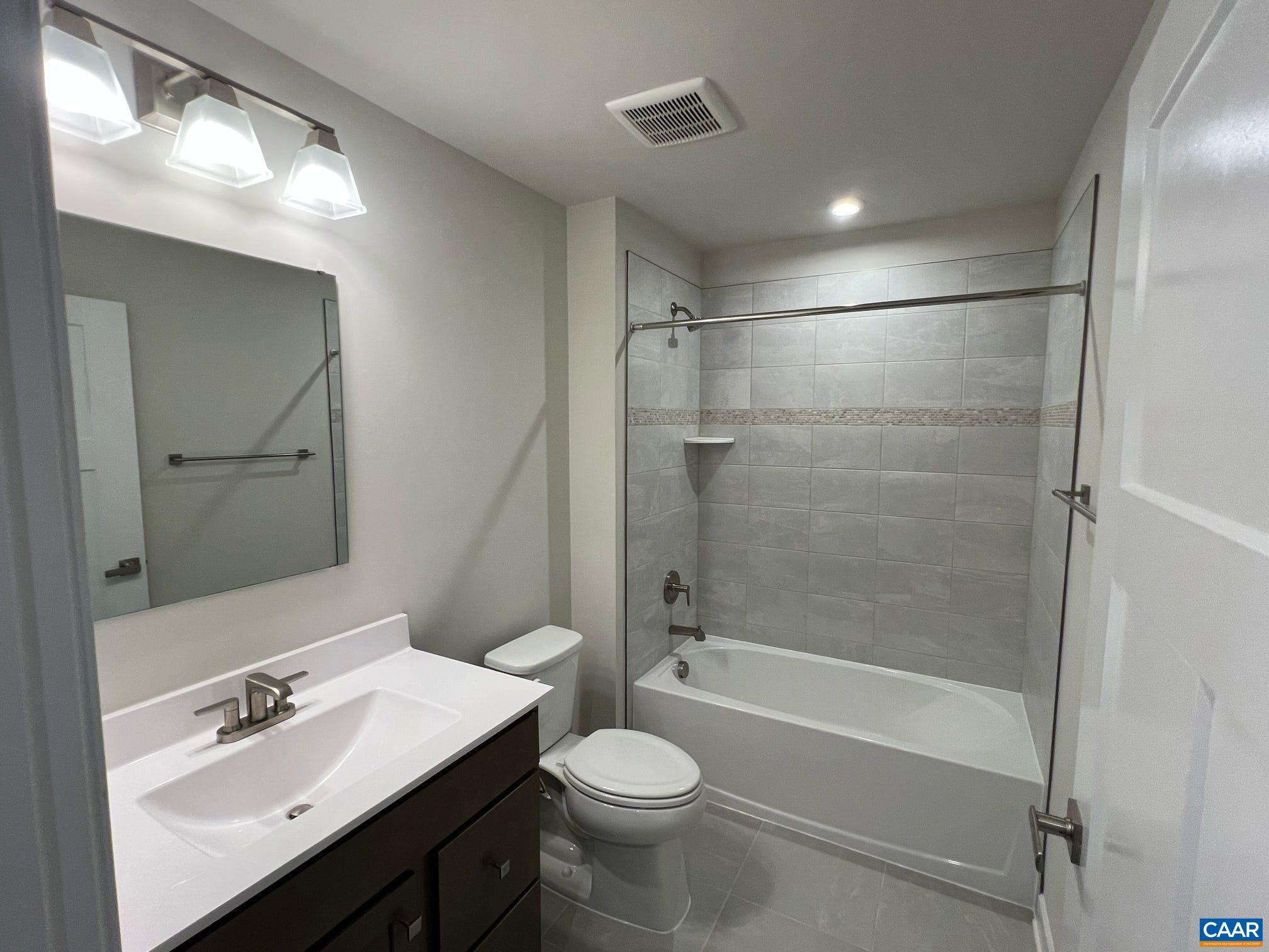 46 CONGAREE DR