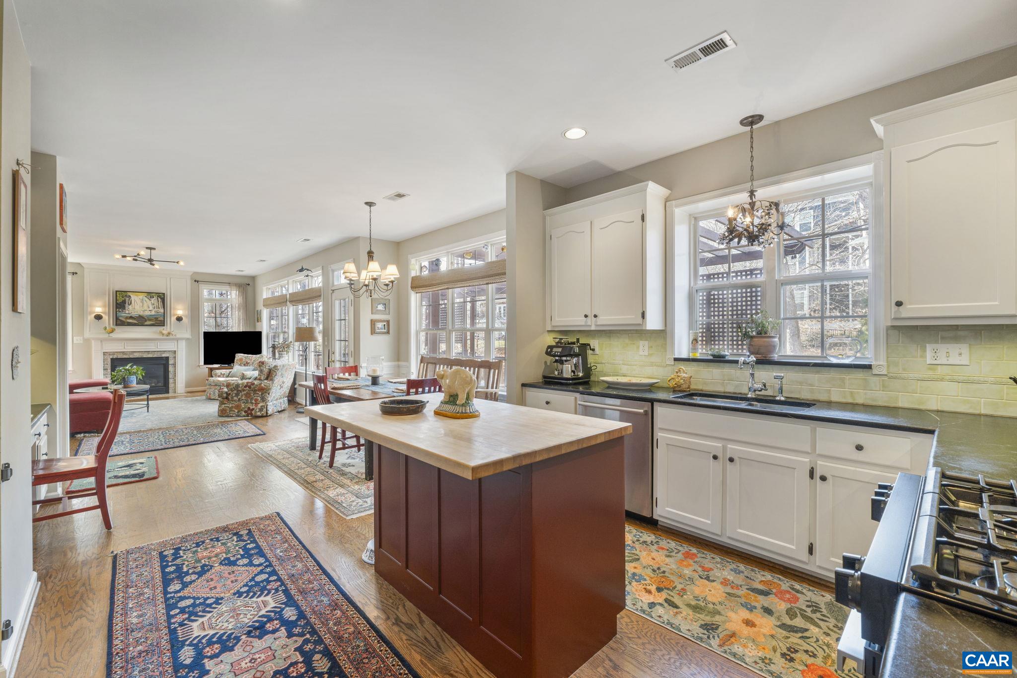 1338 DUNLORA DR