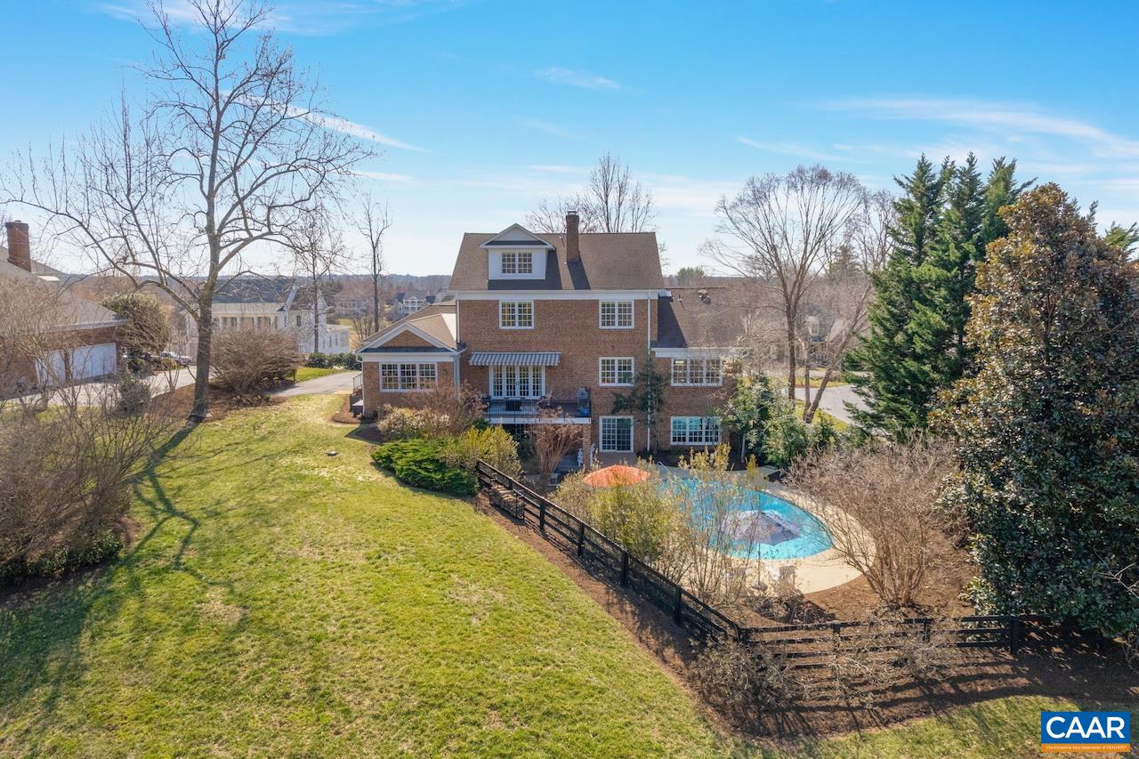 3176 DARBY RD