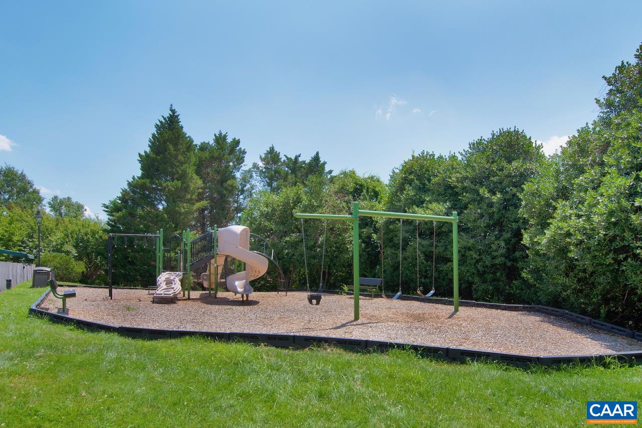 3176 DARBY RD
