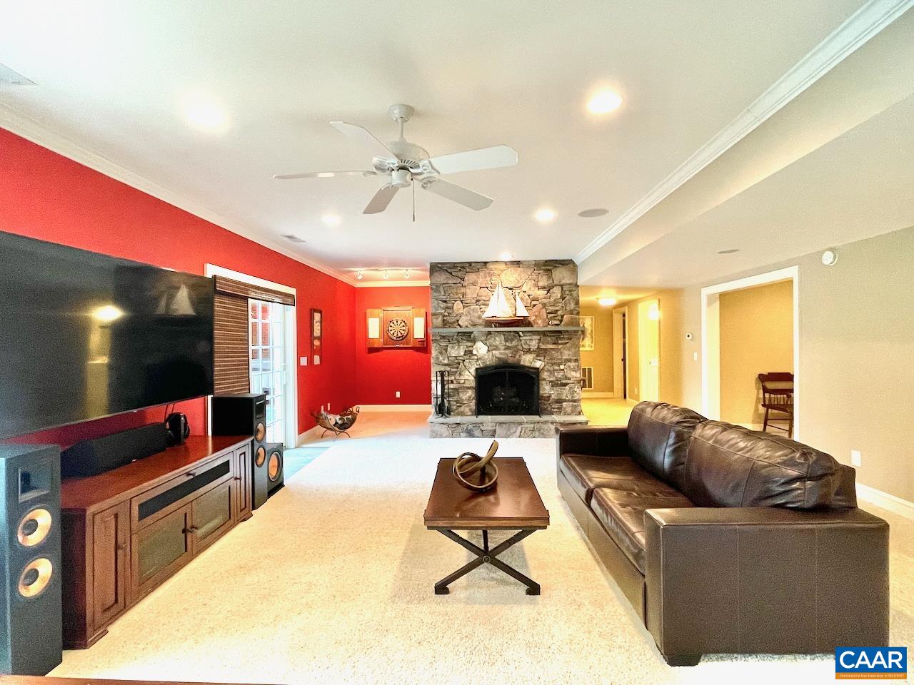 3176 DARBY RD