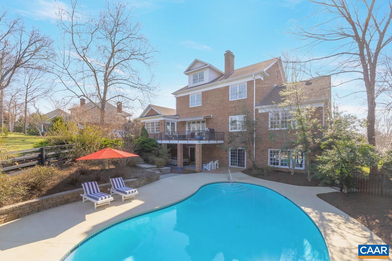 3176 DARBY RD