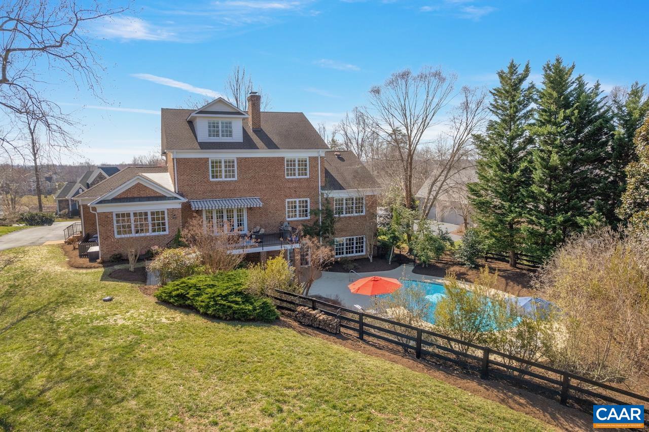 3176 DARBY RD