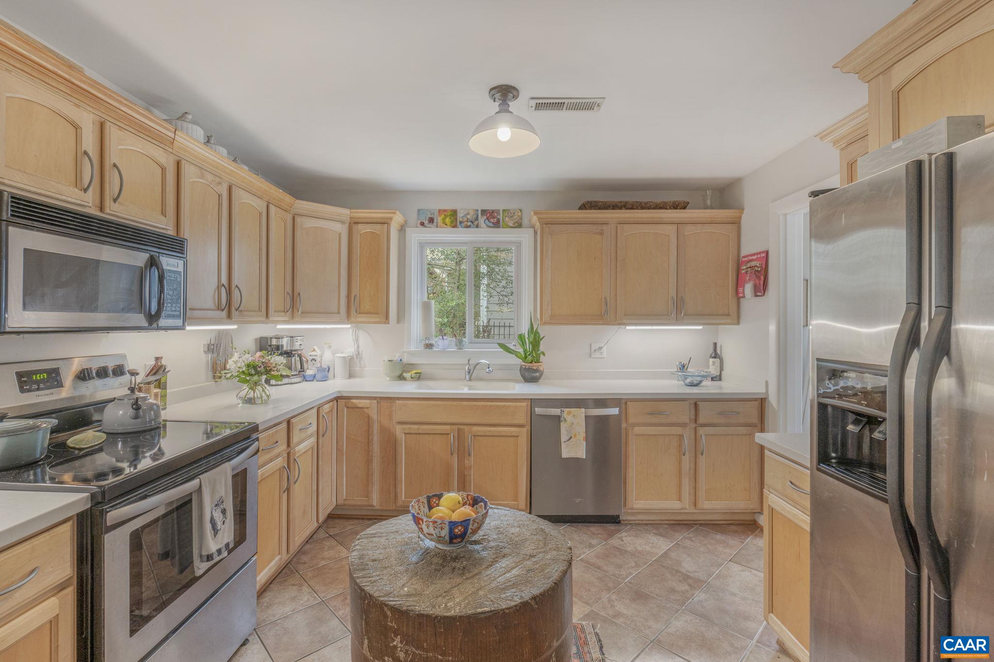 1524 CHERRY AVE