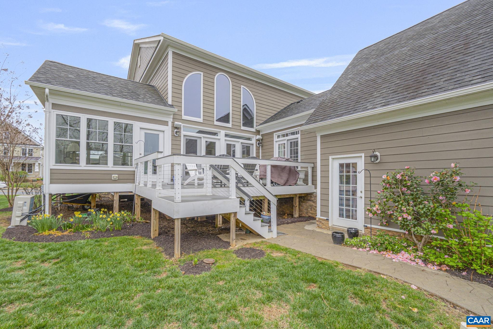 1733 OLD TRAIL DR