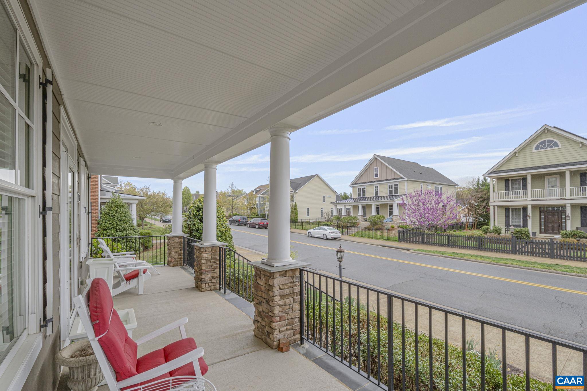 1733 OLD TRAIL DR