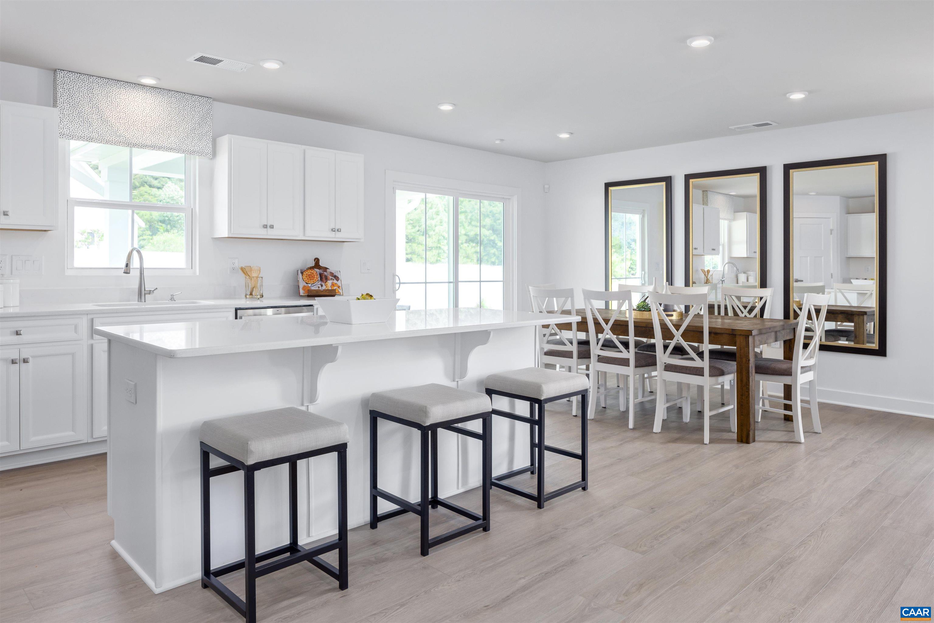 107 GUNNISON DR