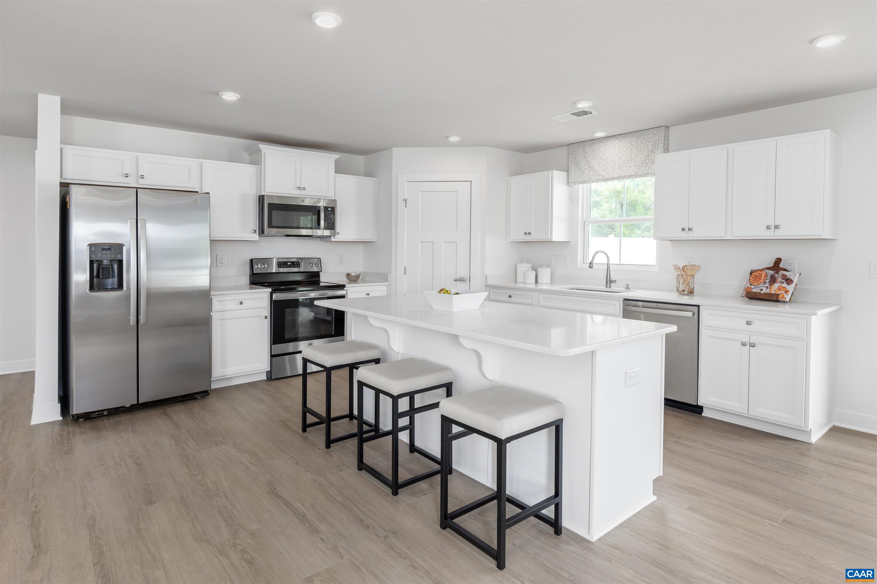107 GUNNISON DR