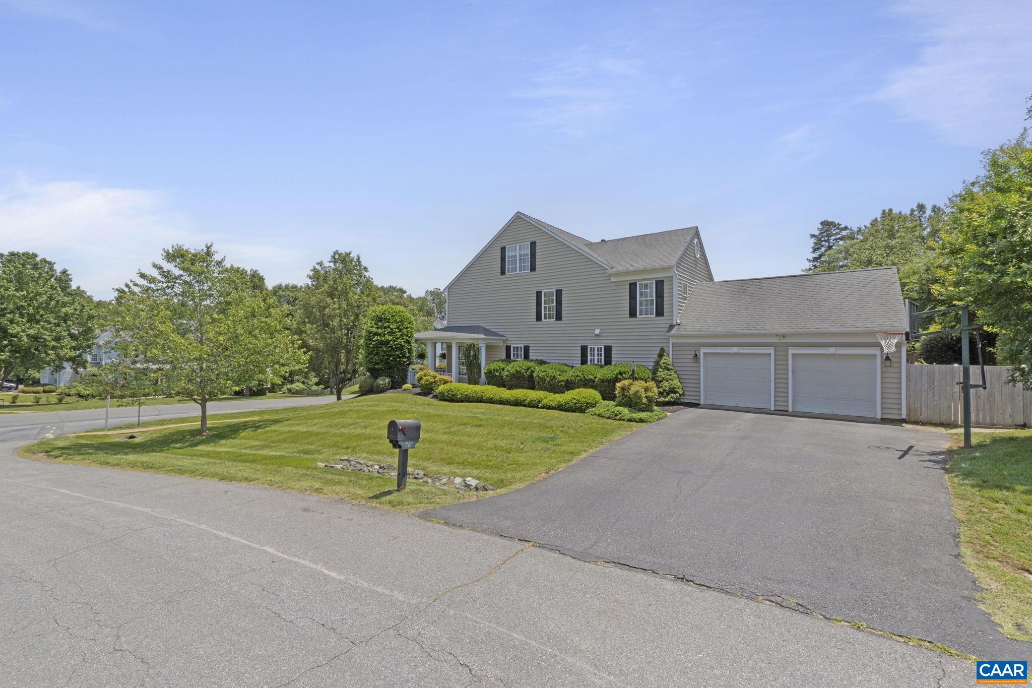 1107 PIKE PL