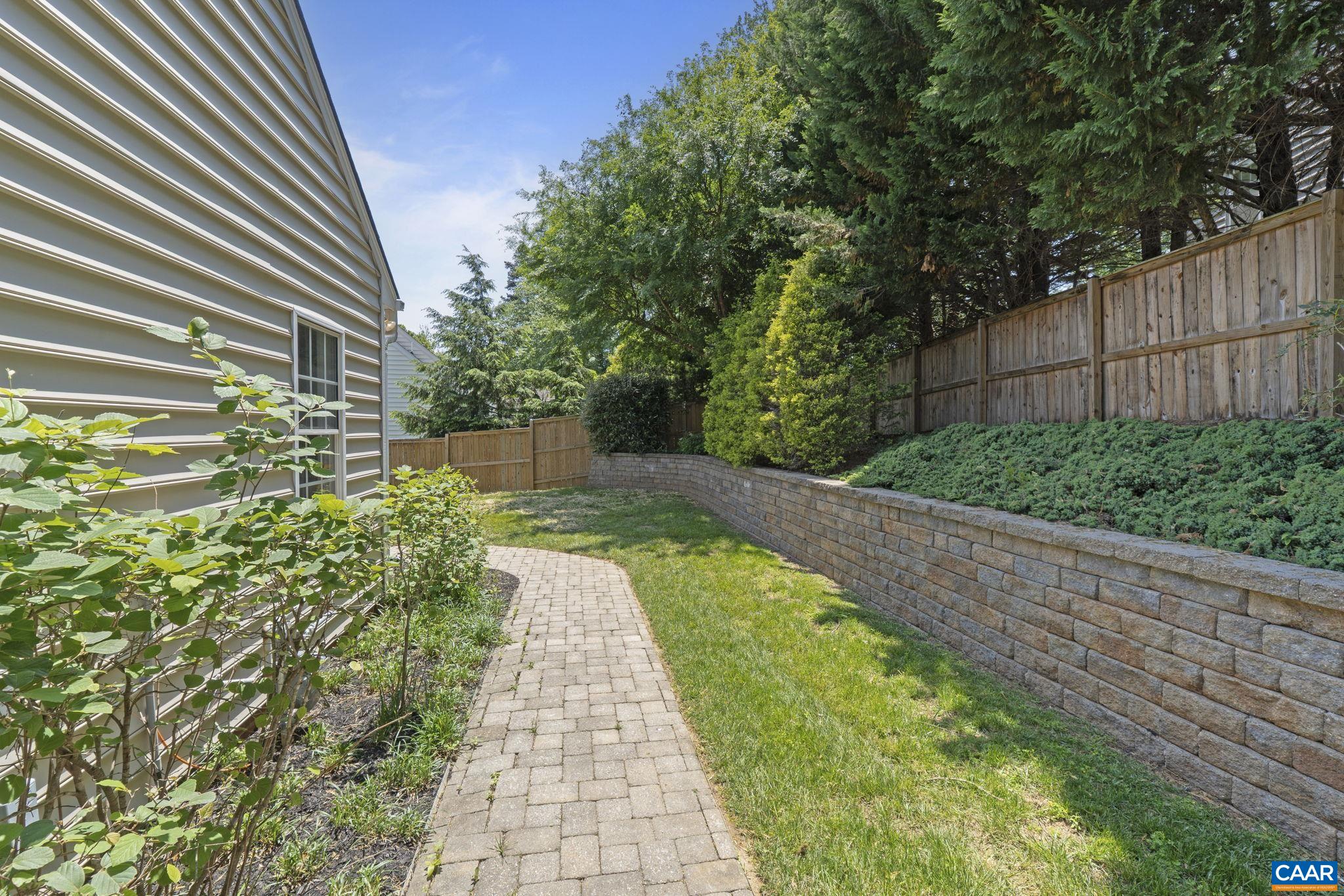 1107 PIKE PL
