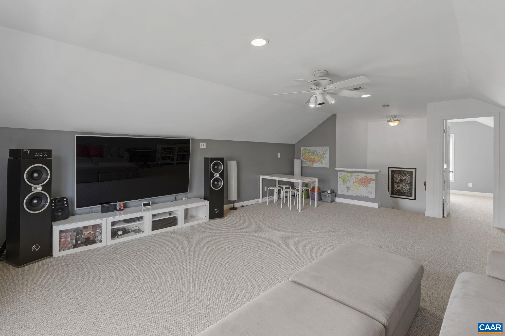 1107 PIKE PL