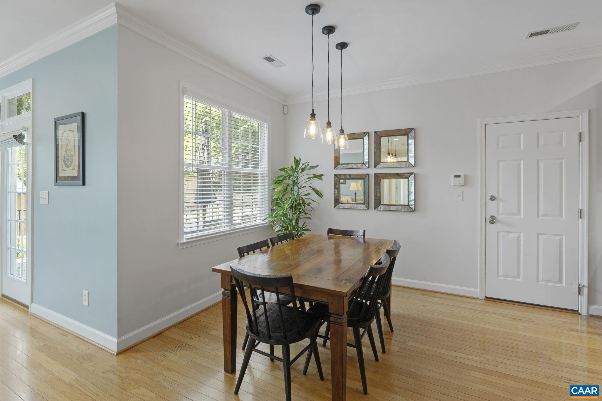 1107 PIKE PL