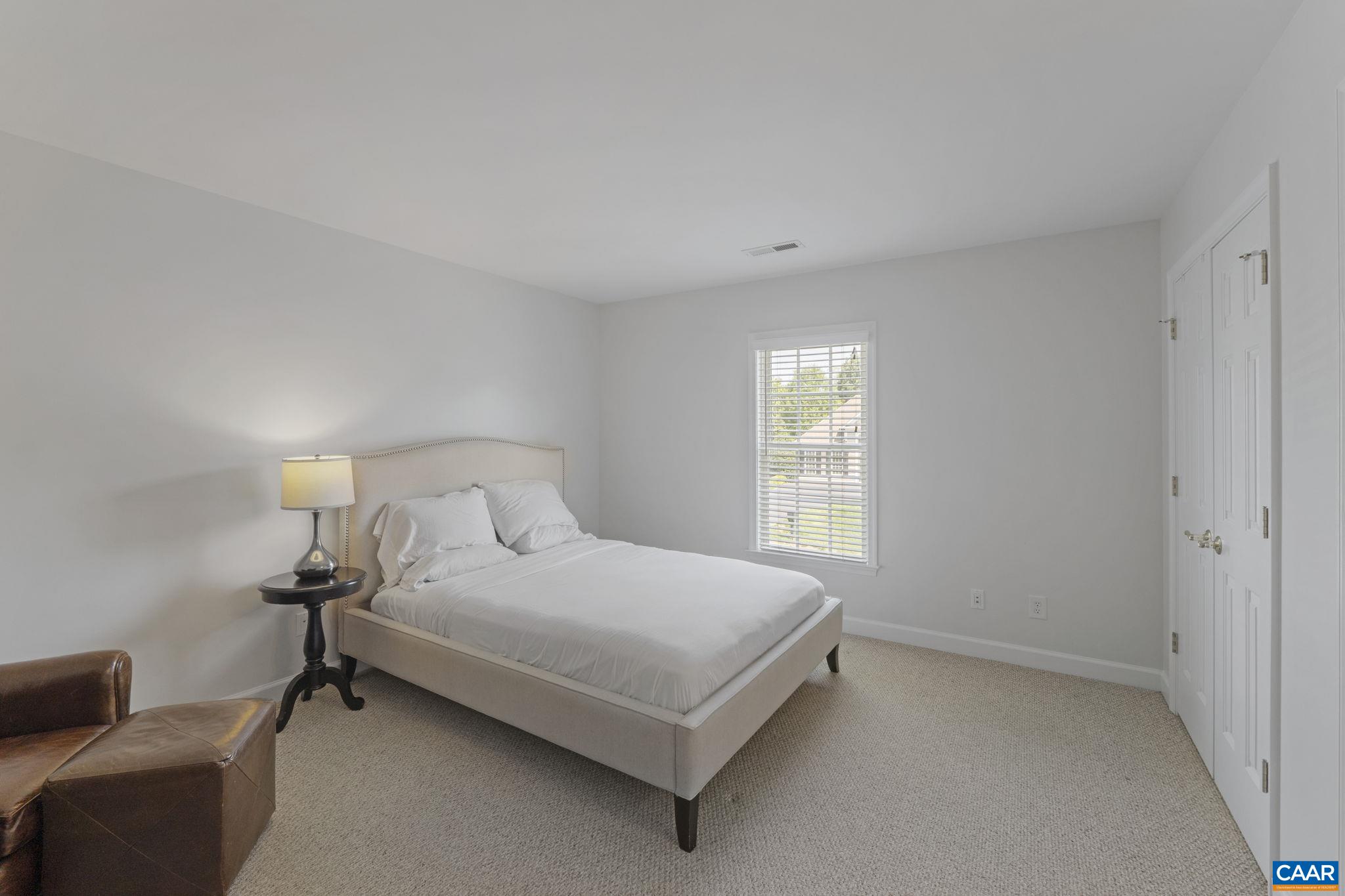 1107 PIKE PL