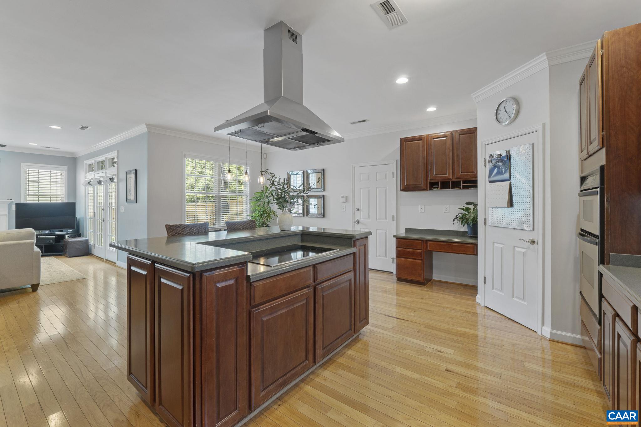 1107 PIKE PL