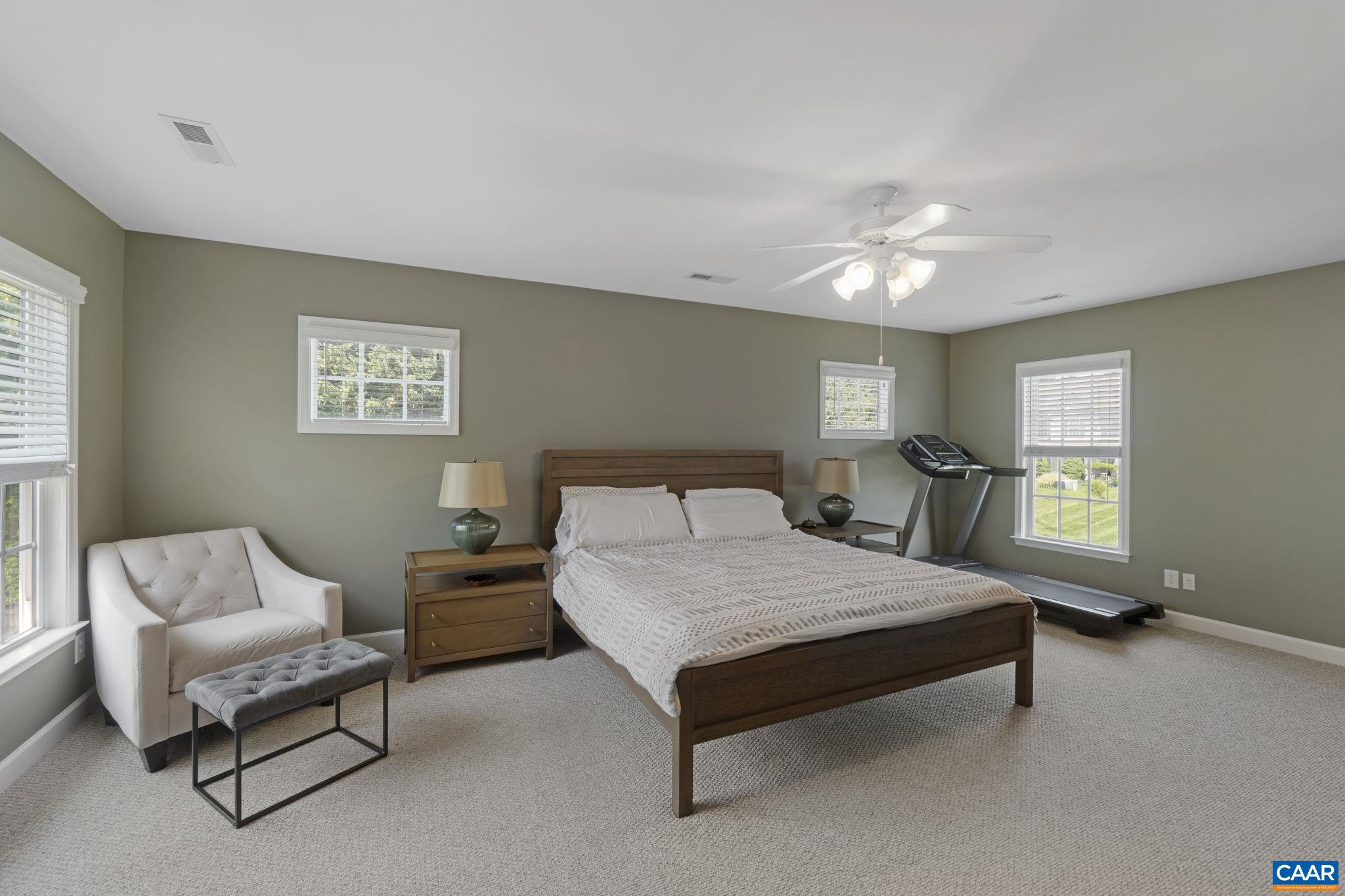 1107 PIKE PL