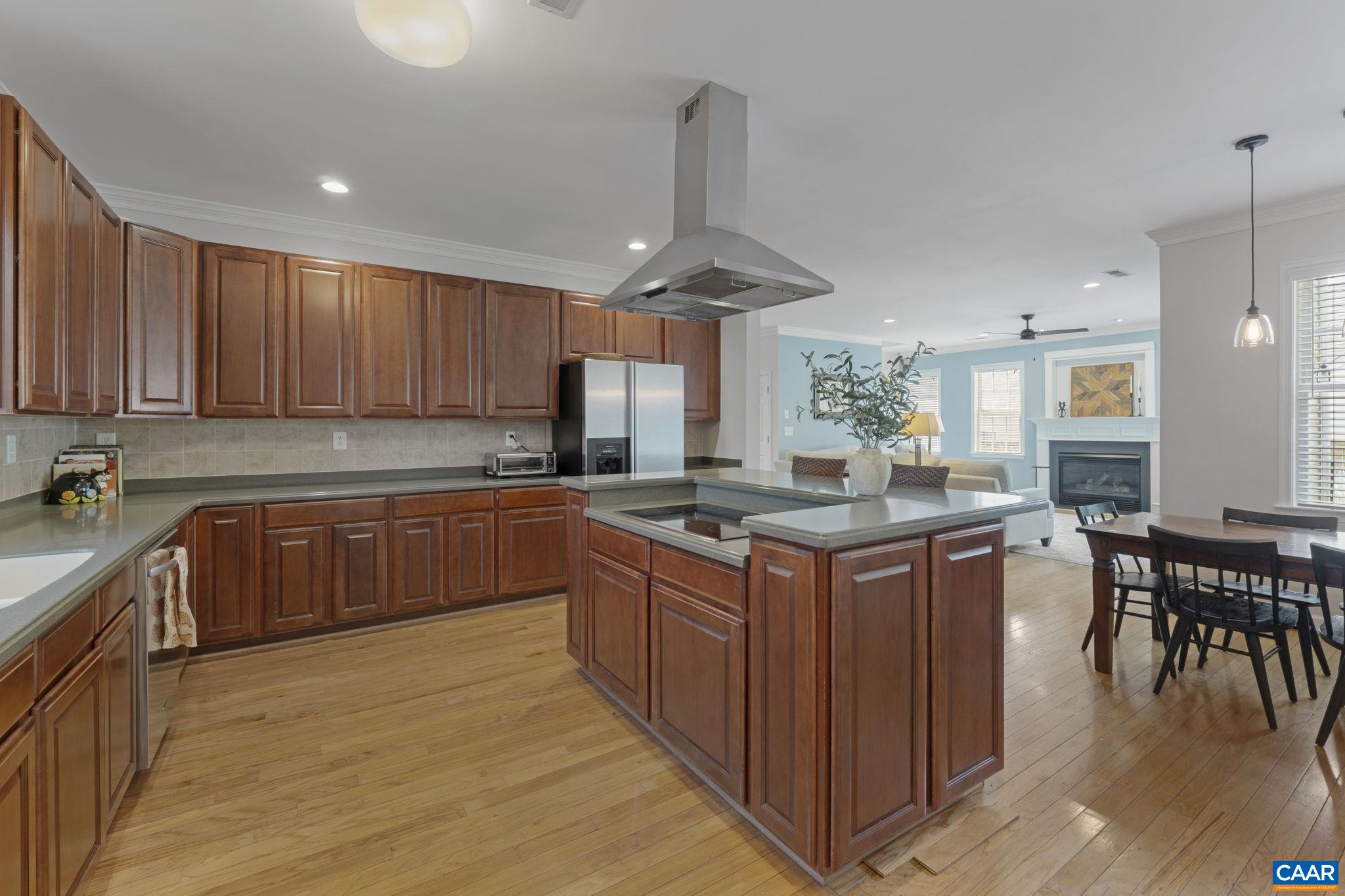 1107 PIKE PL