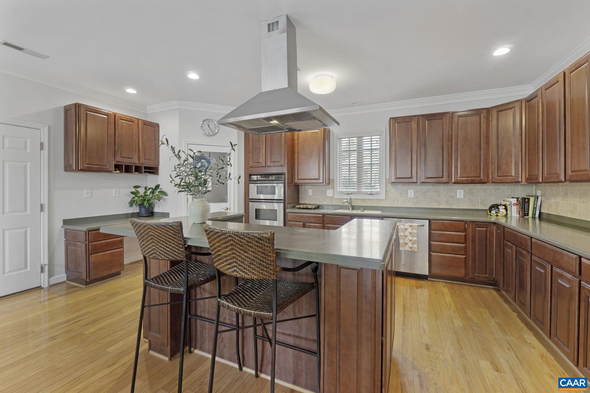 1107 PIKE PL