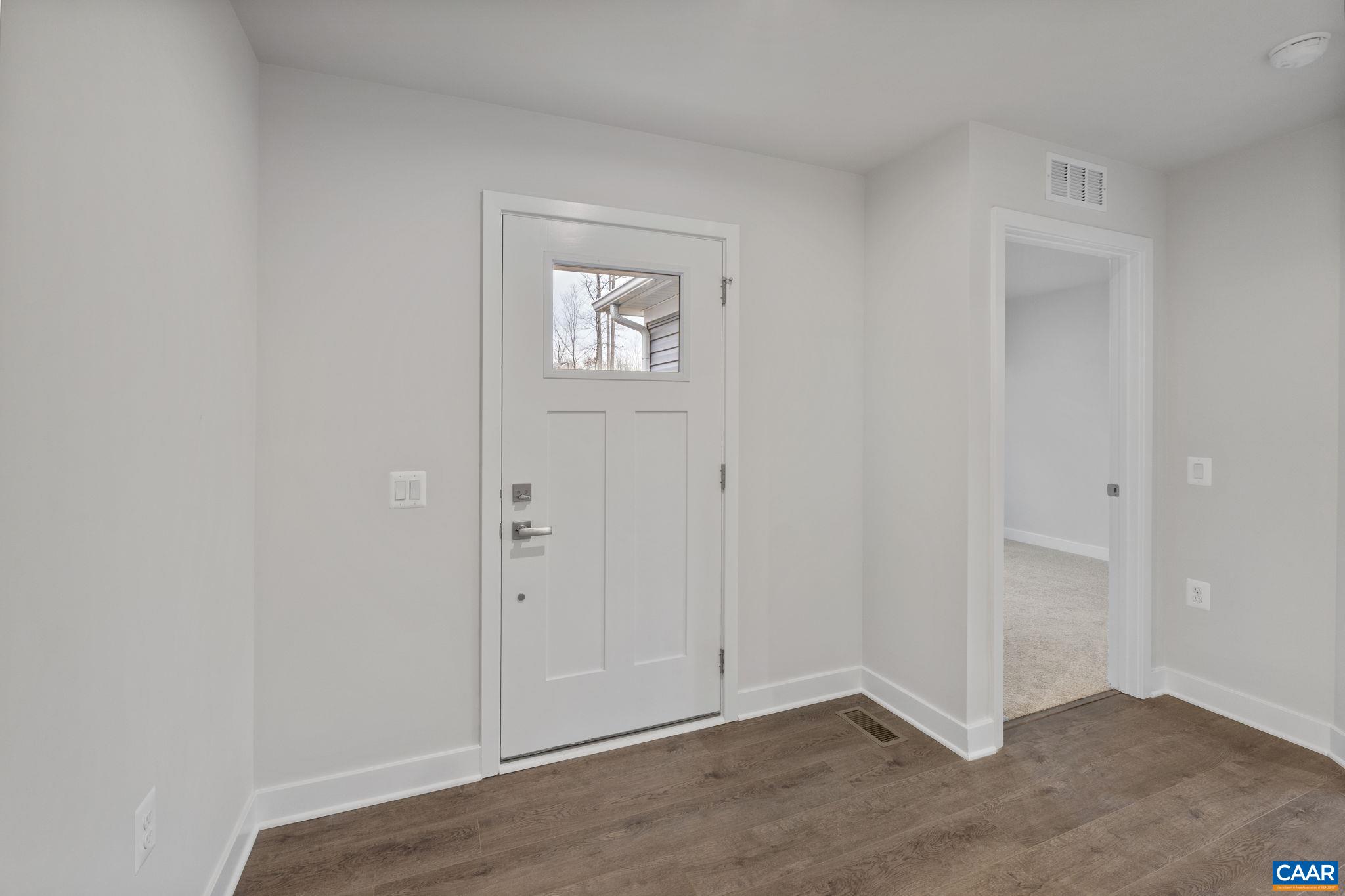 140 GUNNISON DR