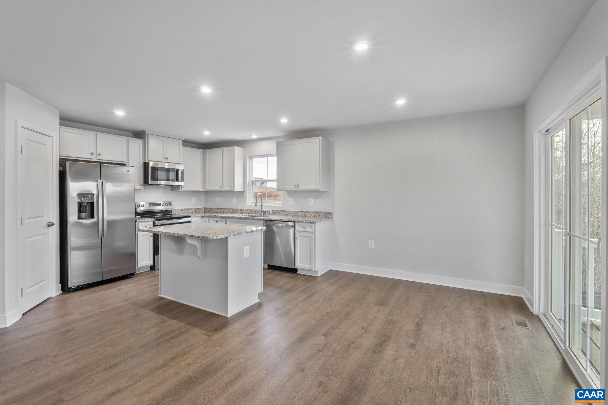 140 GUNNISON DR