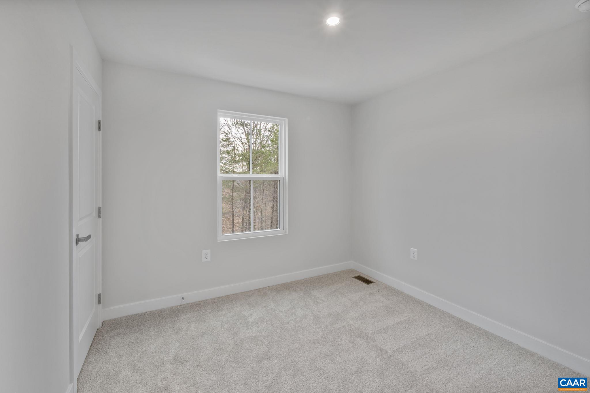 140 GUNNISON DR