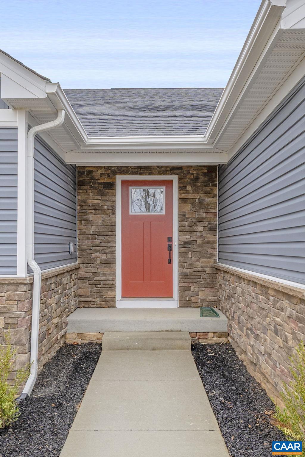140 GUNNISON DR