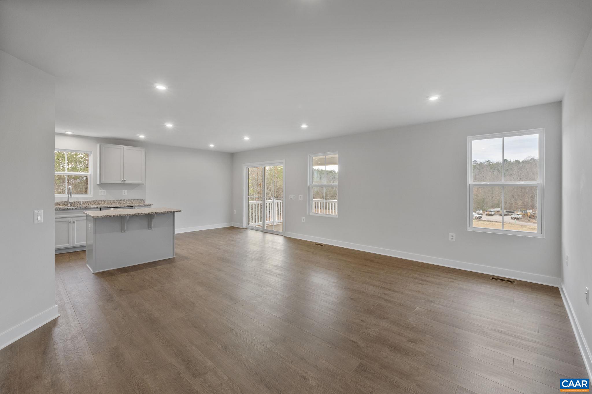 140 GUNNISON DR