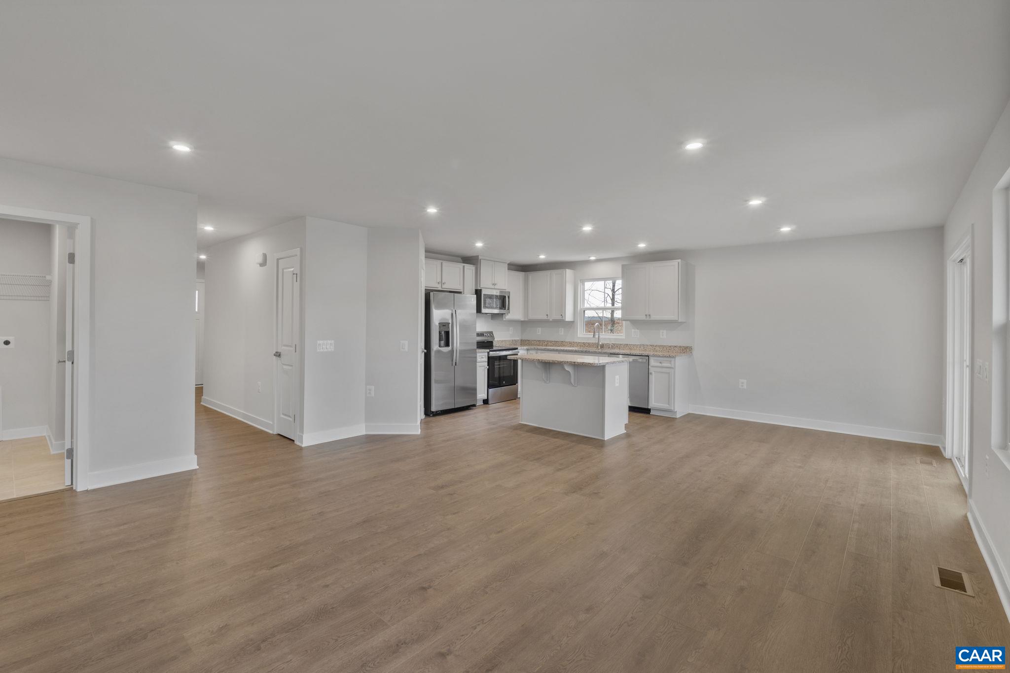 140 GUNNISON DR