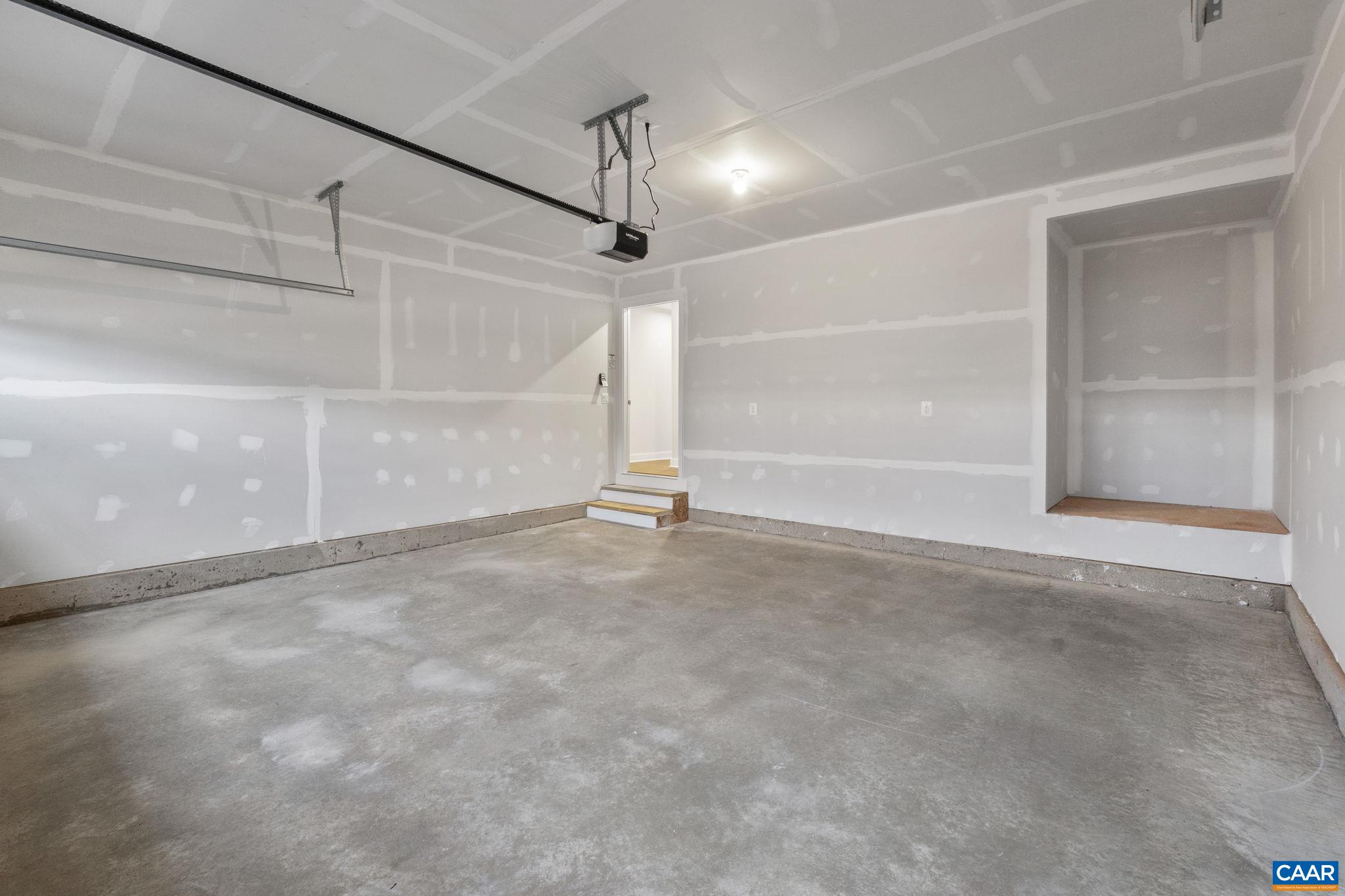 140 GUNNISON DR