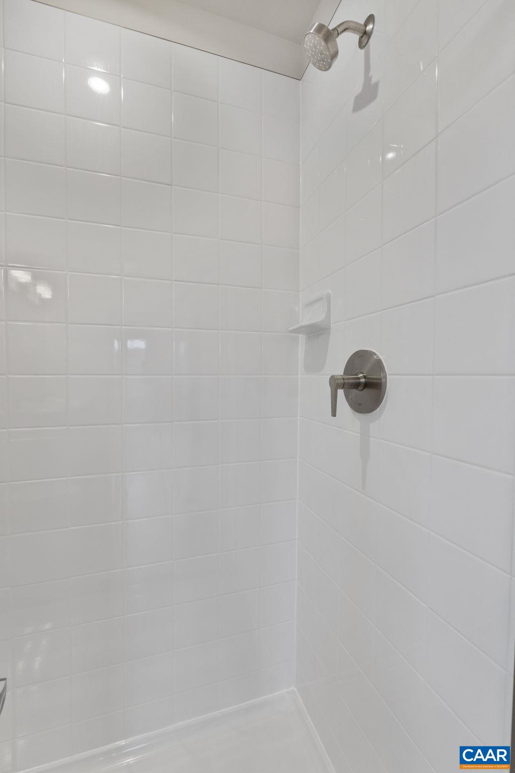 140 GUNNISON DR