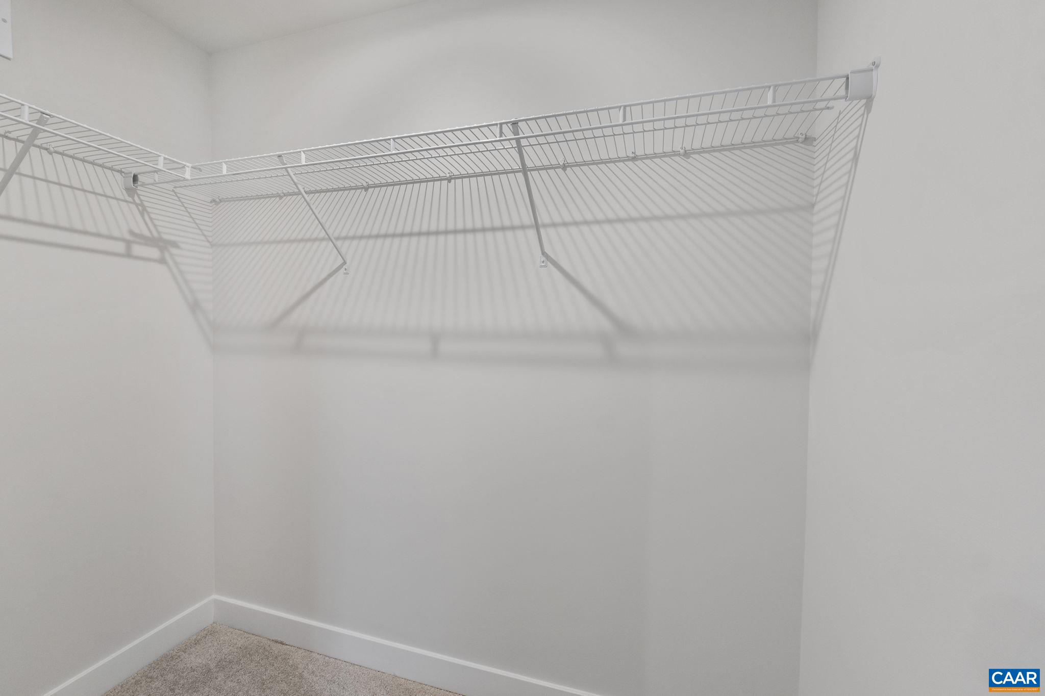 140 GUNNISON DR