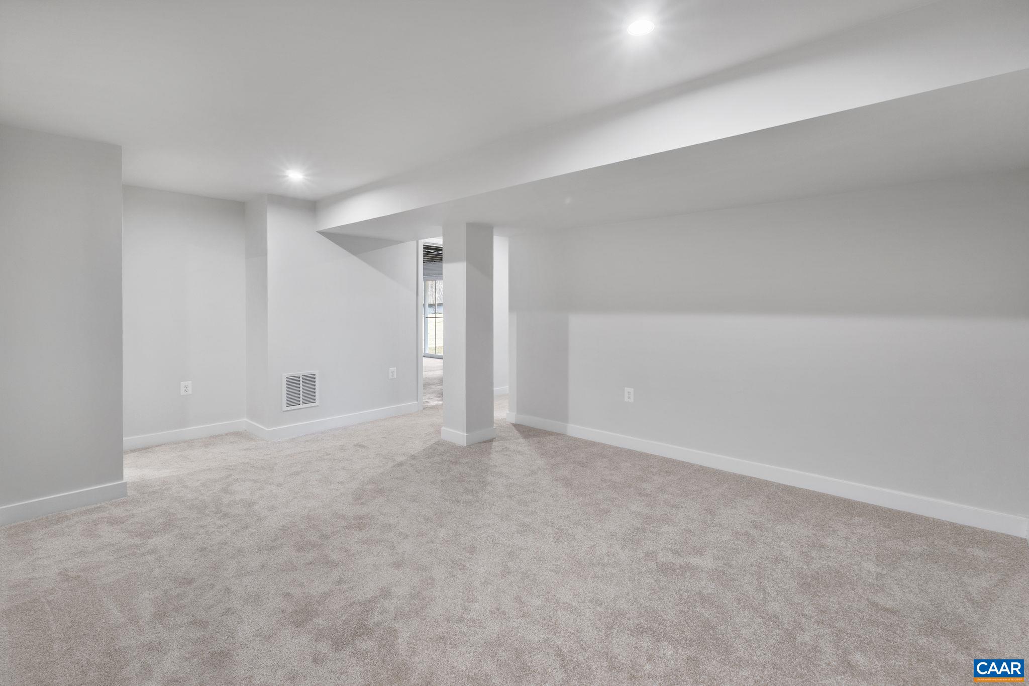 140 GUNNISON DR