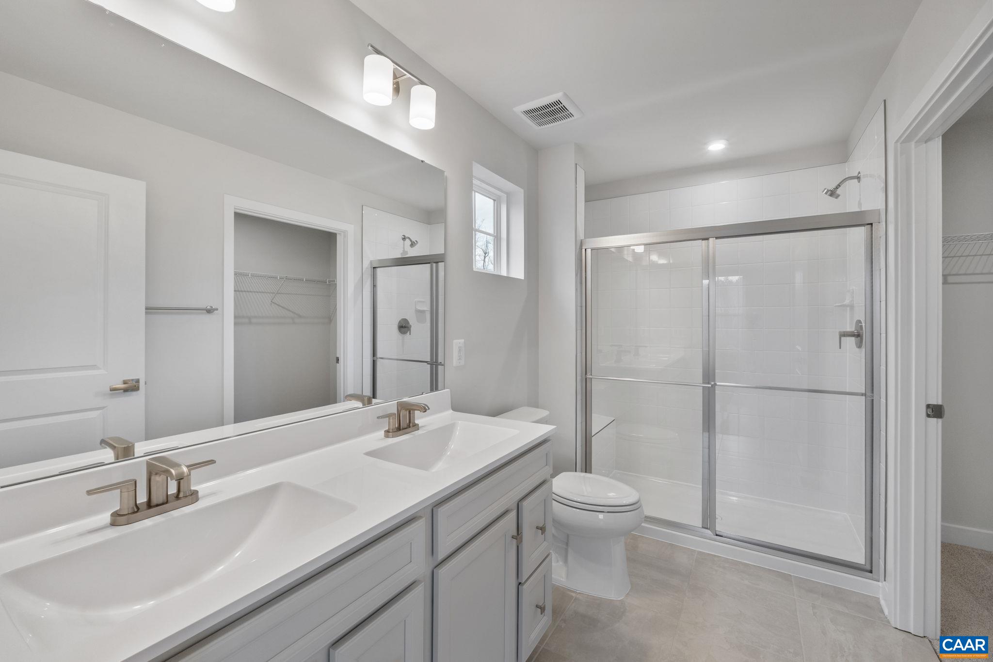140 GUNNISON DR