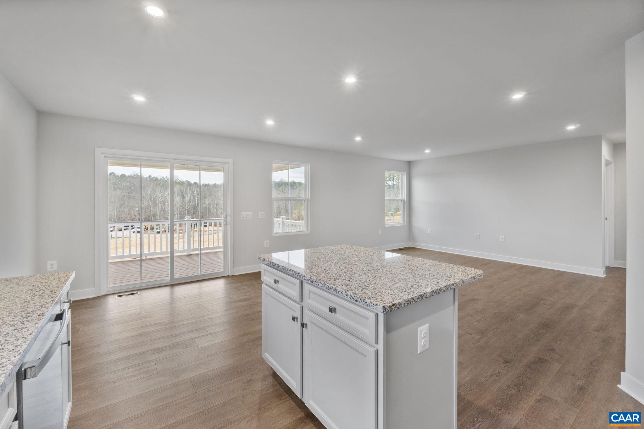 140 GUNNISON DR