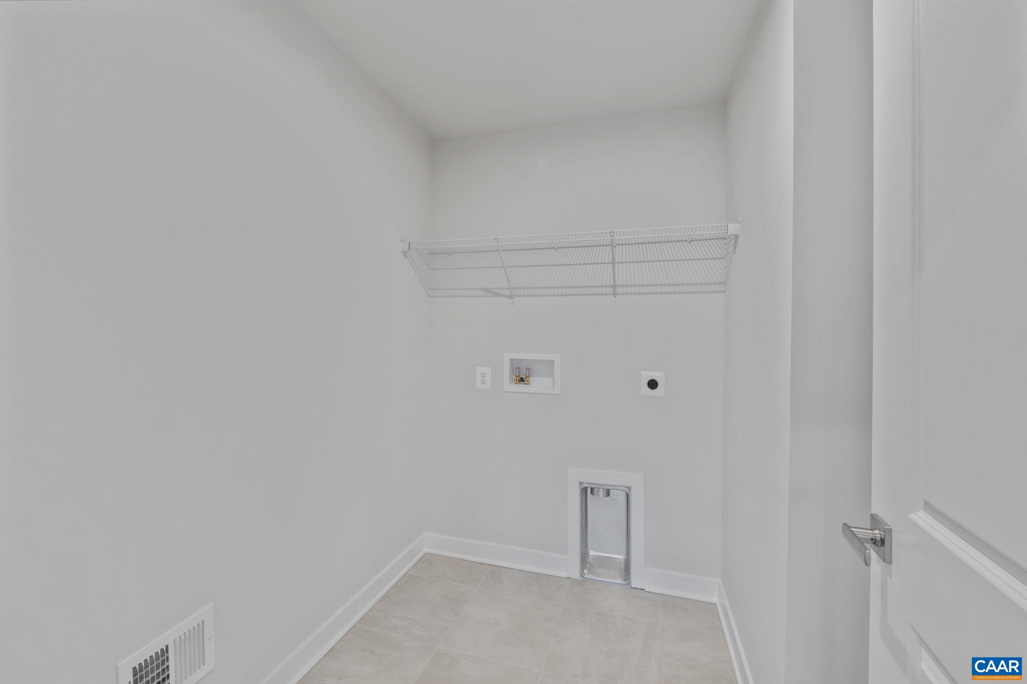 140 GUNNISON DR