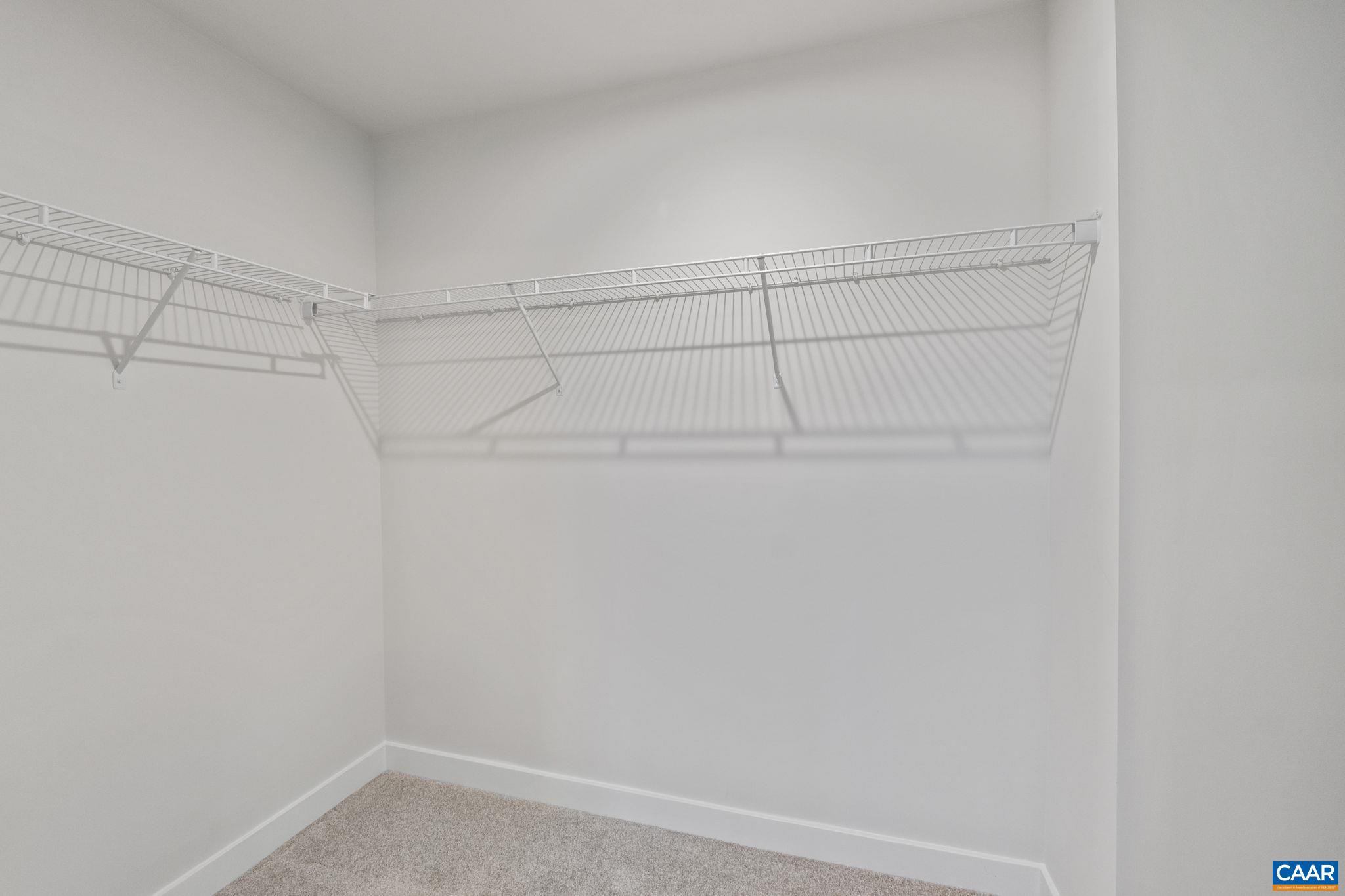 140 GUNNISON DR