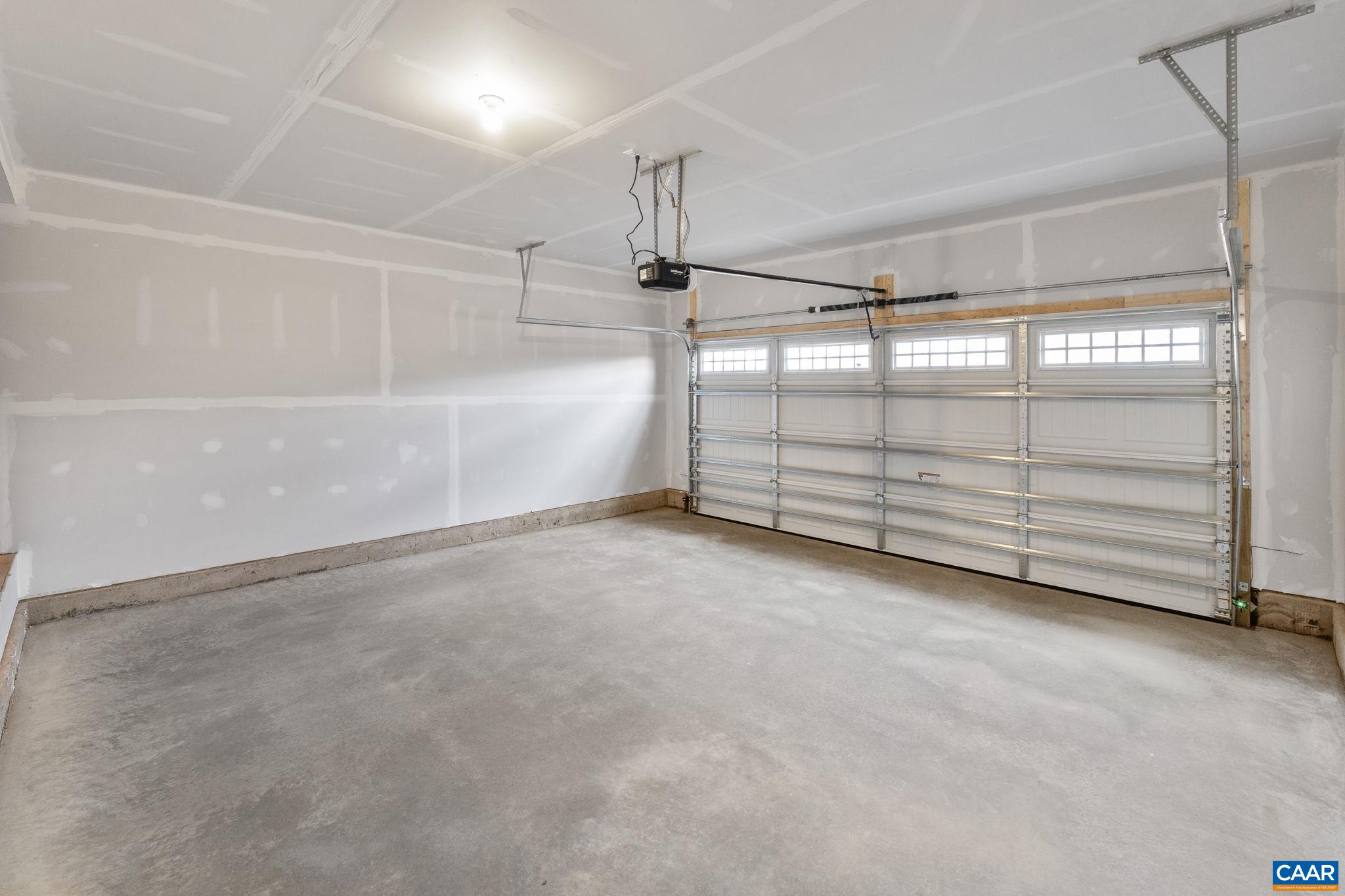 140 GUNNISON DR