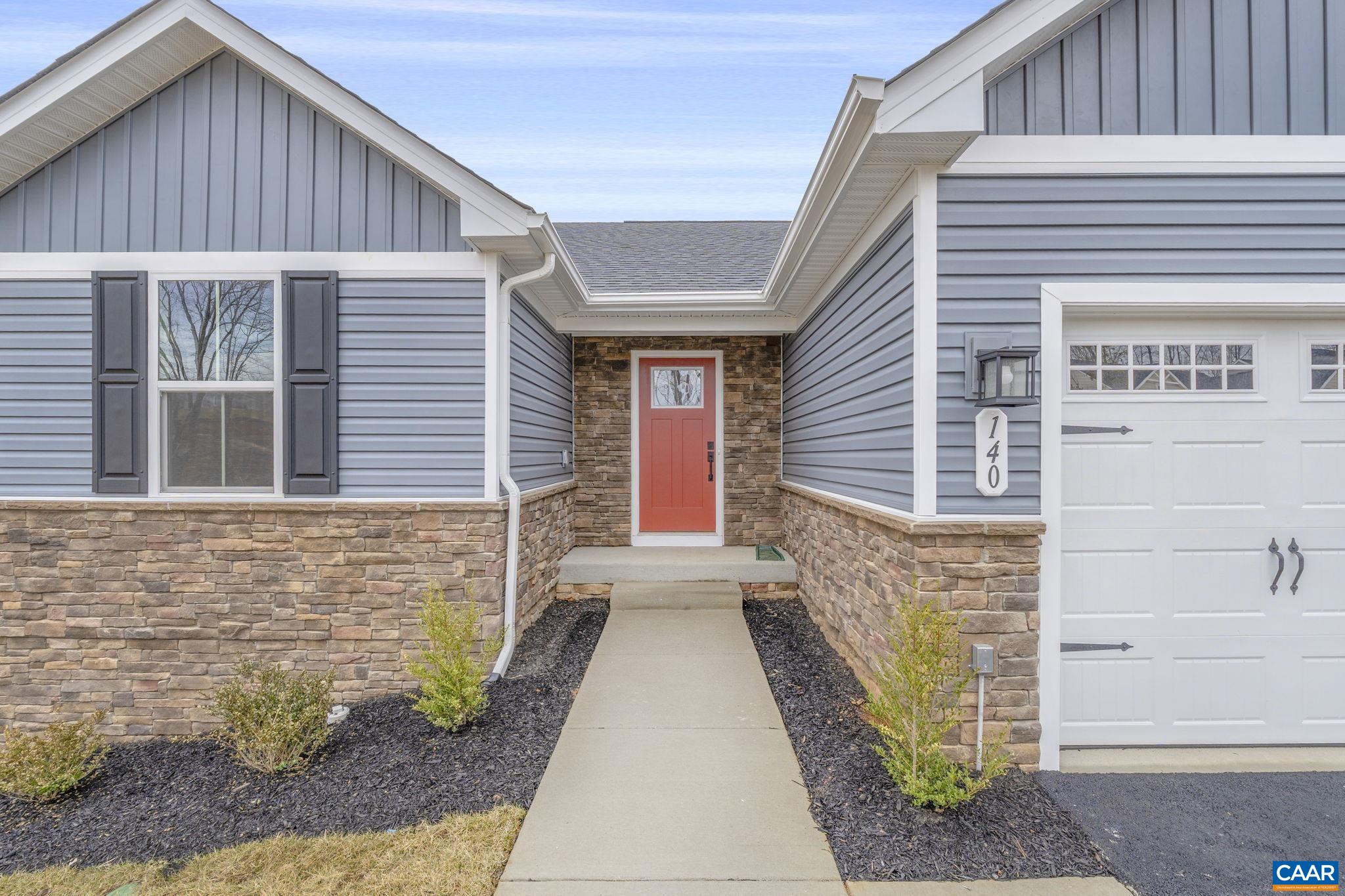 140 GUNNISON DR