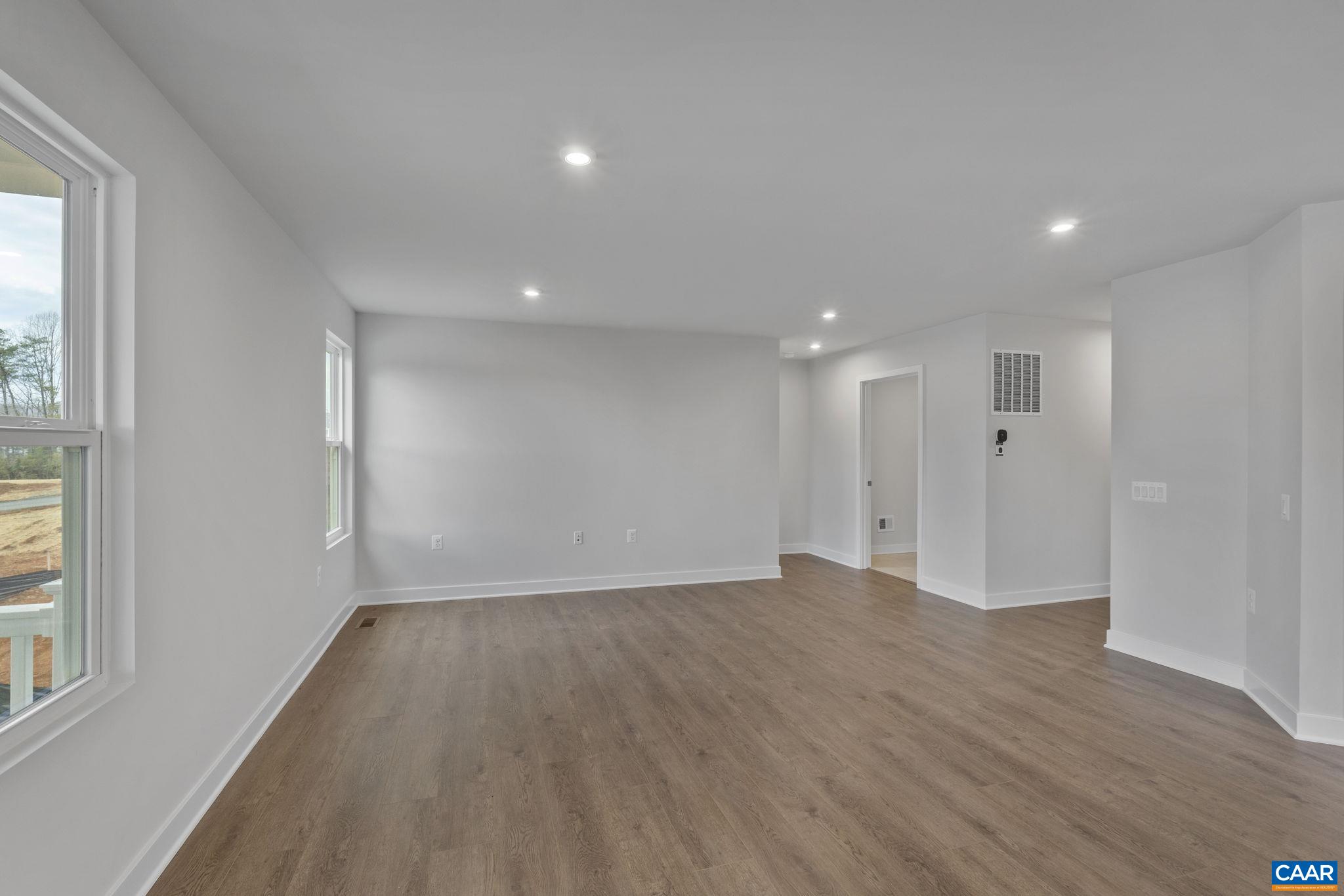 140 GUNNISON DR