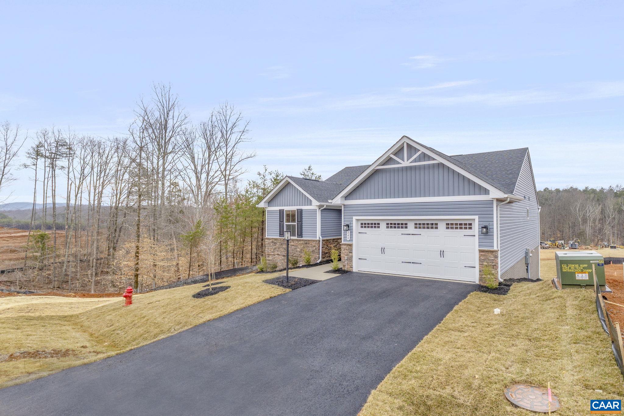 140 GUNNISON DR