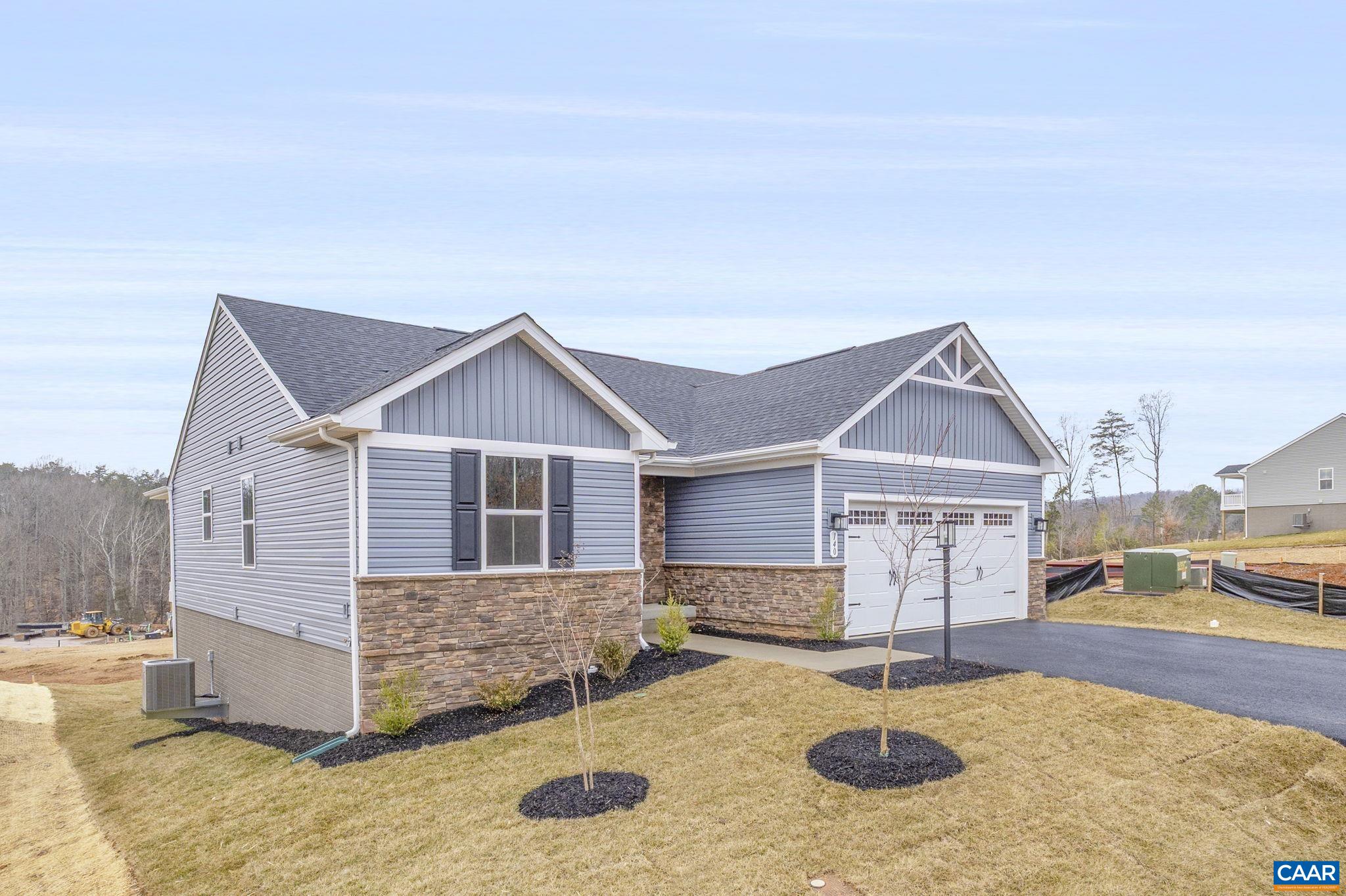 140 GUNNISON DR