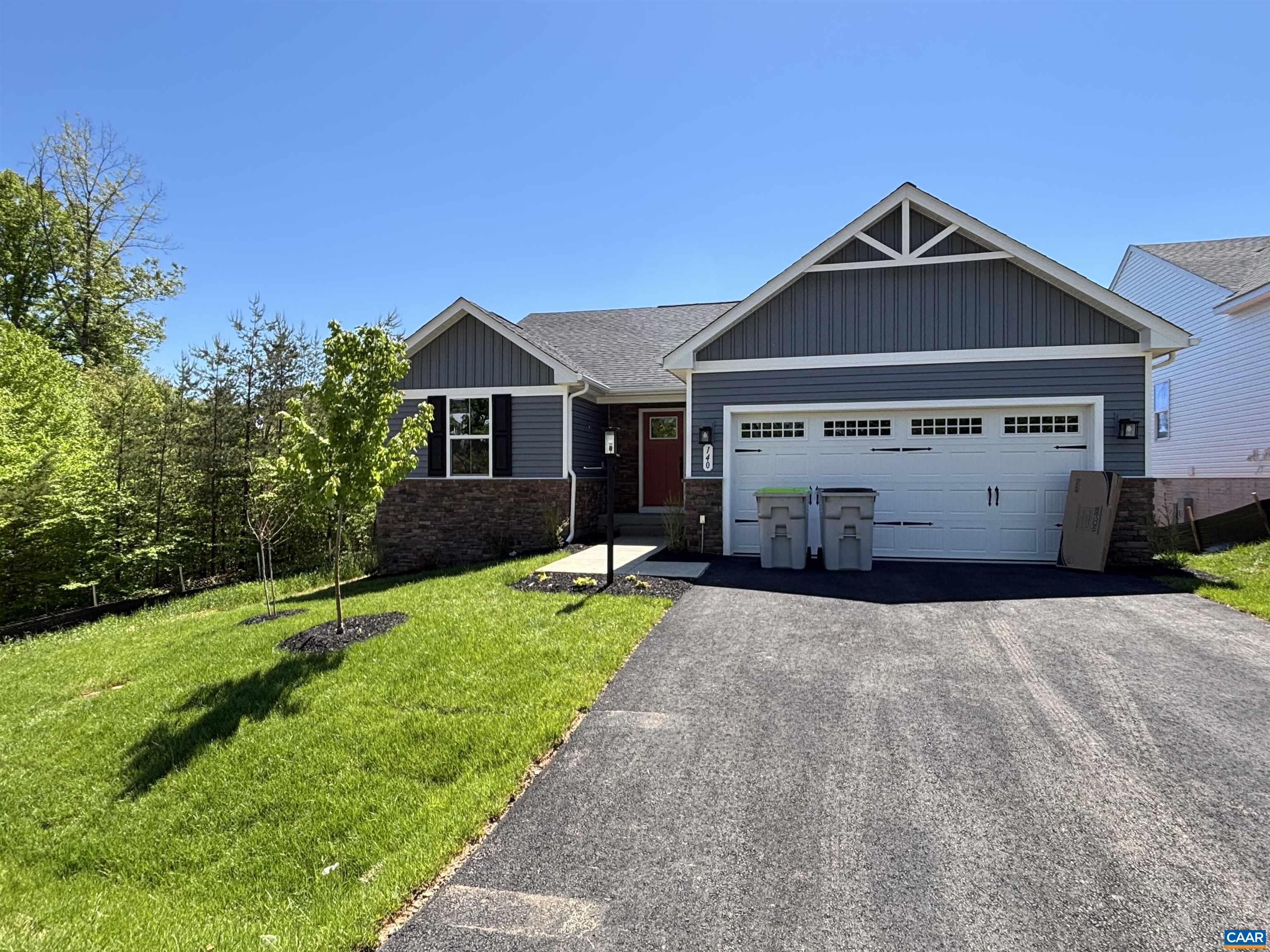 140 GUNNISON DR
