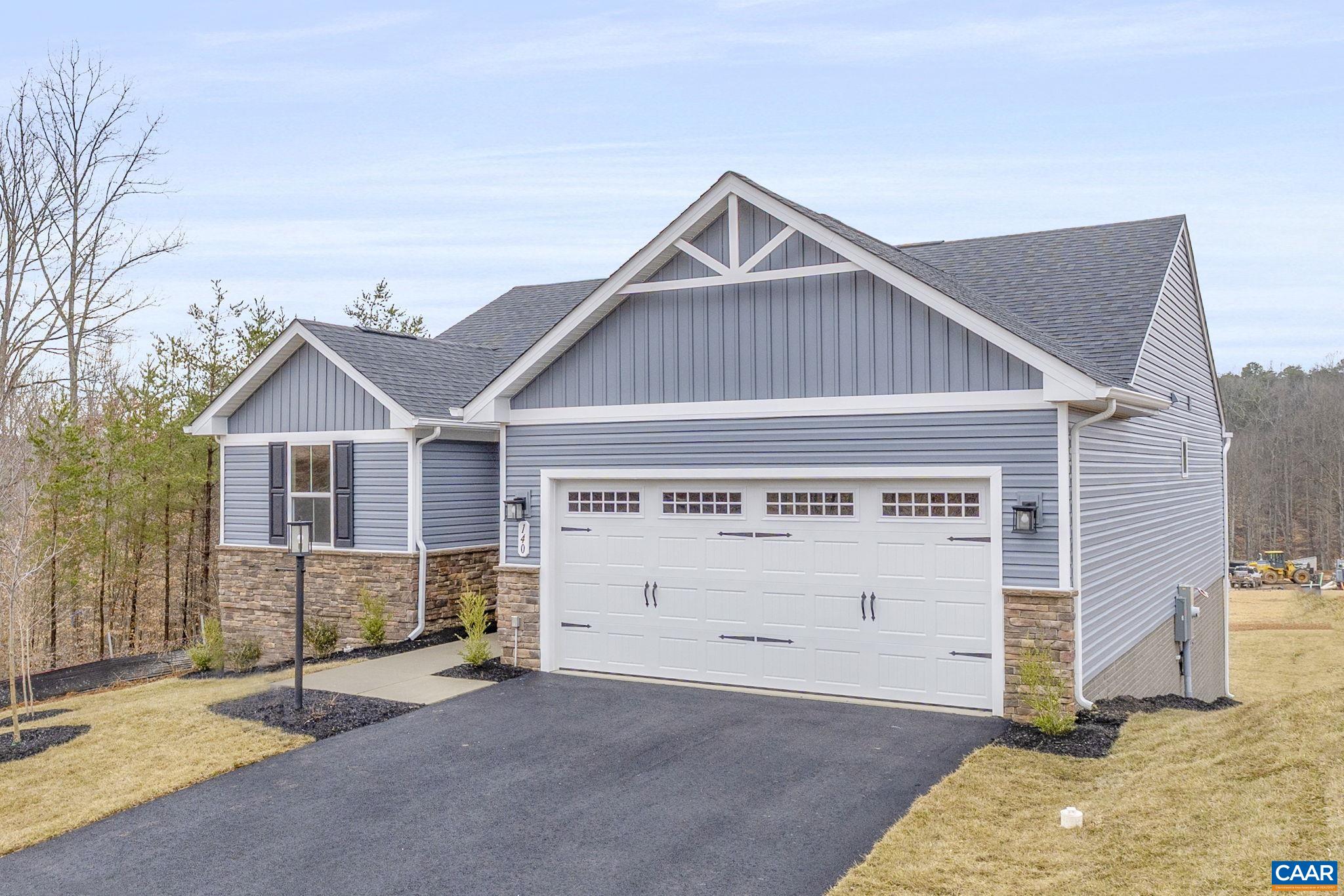 140 GUNNISON DR