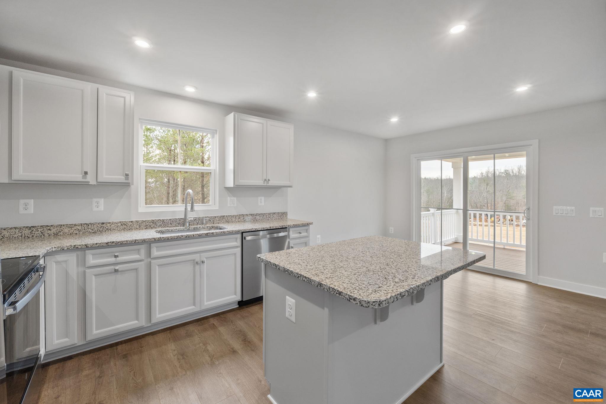 140 GUNNISON DR