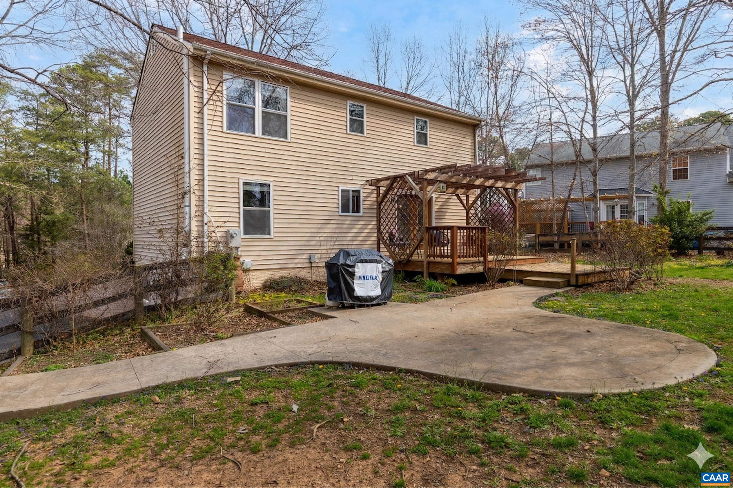 31 LAFAYETTE DR